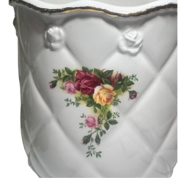 Royal Albert Old English Roses Rosebud Ceramic Planter (H6.5”) (EUC) - Picture 2 of 7
